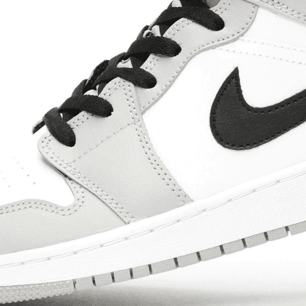 NIKE Air Jordan 1 Mid - Image 4